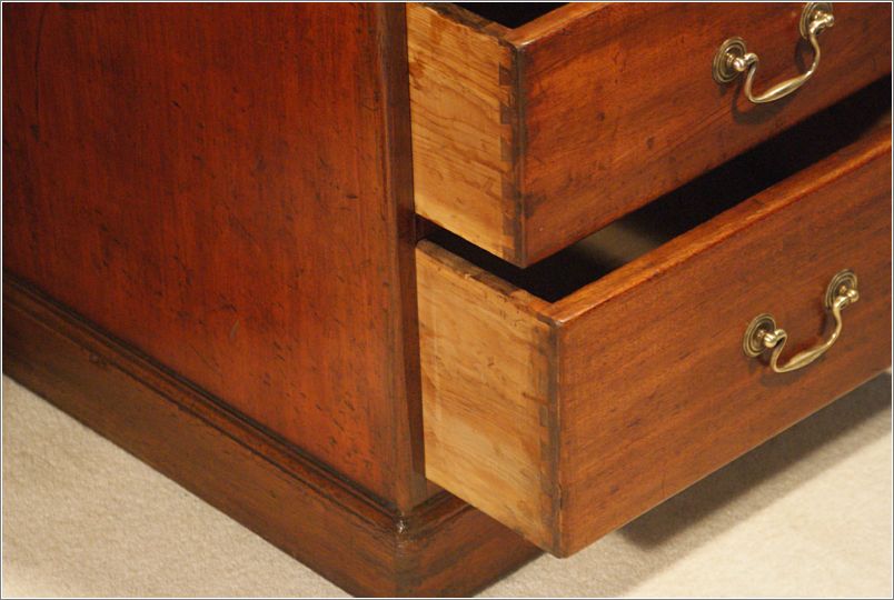 1033 Drawer details example